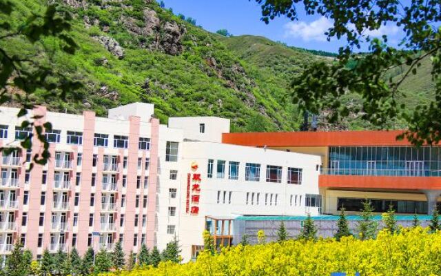 Shuanglong Hotel
