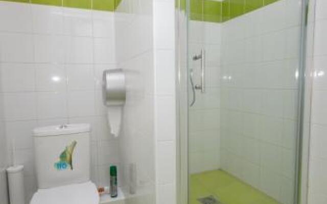 Hostel Svoi Ludi