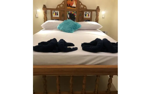 Bottoms Up - Hotel