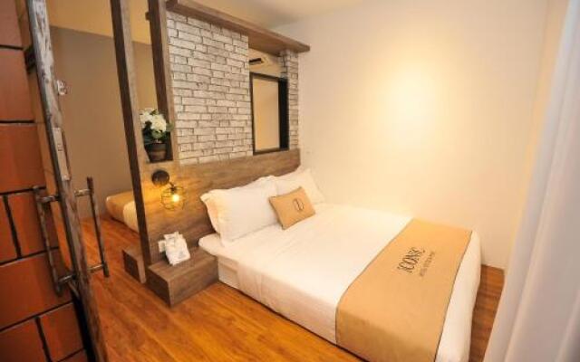 Iconic Suites & Pods Hotel