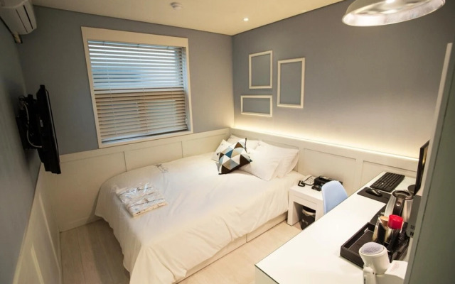 Suwon Station The Byeol