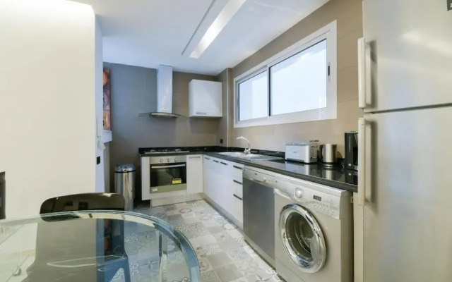 Luxury One Bedroom Apartment - Best Location