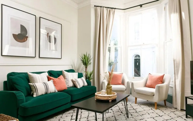 Host Stay Sussex Place