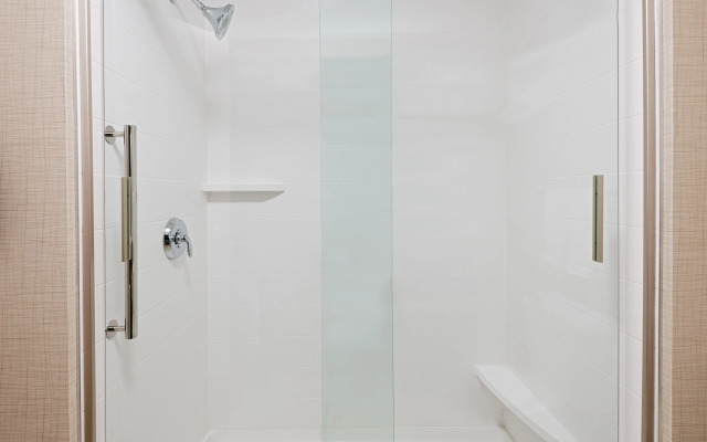 Holiday Inn Express & Suites Columbus Airport East by IHG