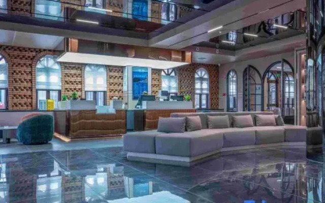 Yinchun Wassim Hotel (Wangjialiang Subway Station)