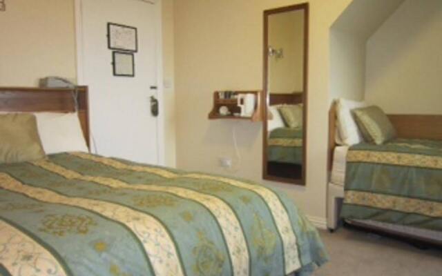 Tigh Fitz Guesthouse