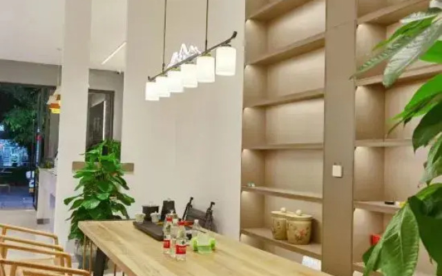 DongZe Hotel