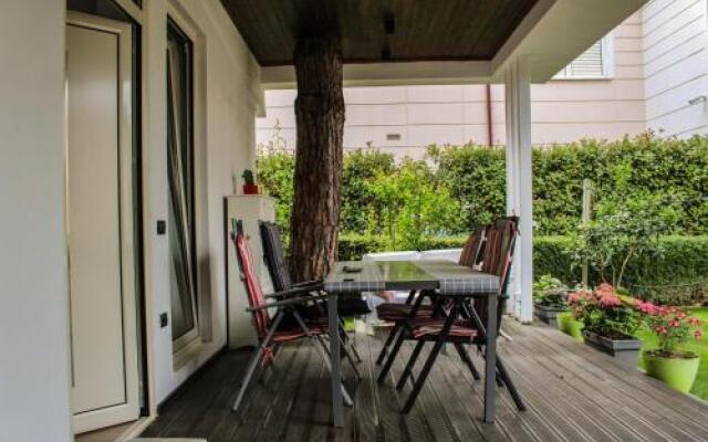 Ivy Lalzi Bay Beach House