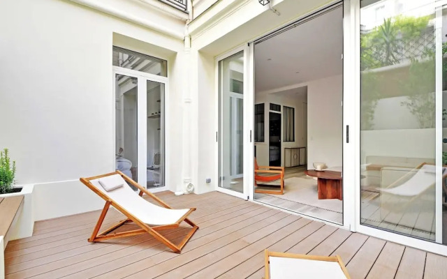 Charming Aptt With Patio - 2bd/4p - Monceau Park