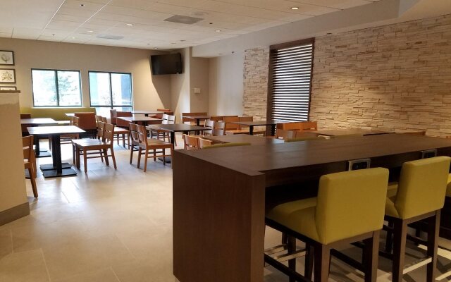 Country Inn & Suites by Radisson, Seattle-Bothell, WA