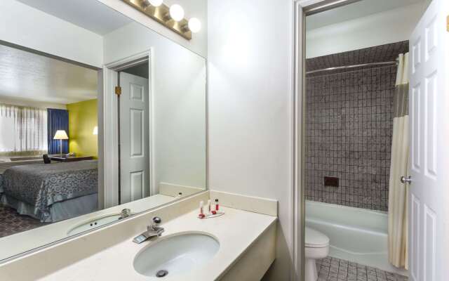 Days Inn by Wyndham Delta
