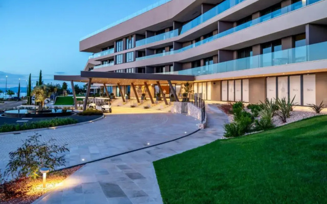 Petram Resort & Residences