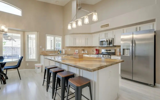 Private Pool & Patio: Spacious Gilbert Getaway!