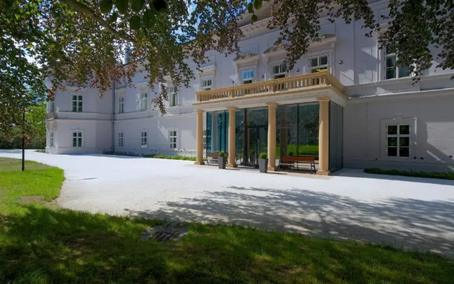 Zámek Ratměřice Hotel & Resort