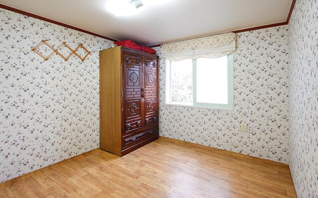 Yangsan Forur Seasons Villa Pension