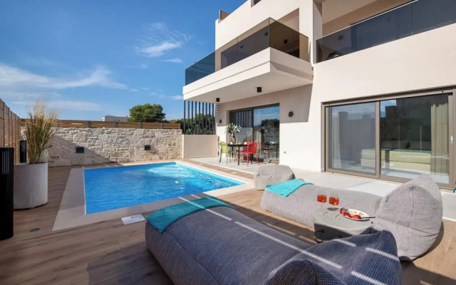 Flos Apartments
