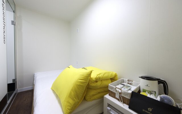 24 Guesthouse Myeongdong Town