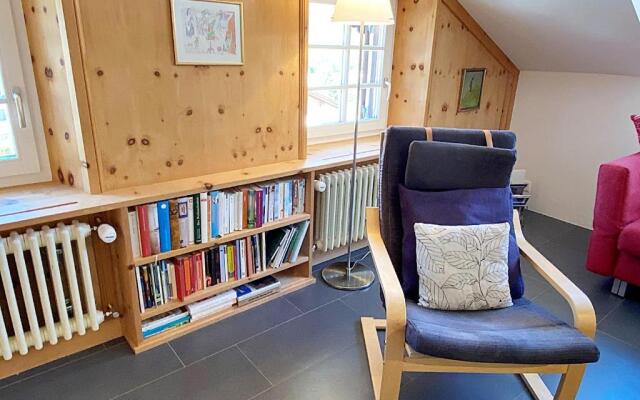 Dachwohnung im Alpenstil, 60m2 für 2P, mit Garage BM186