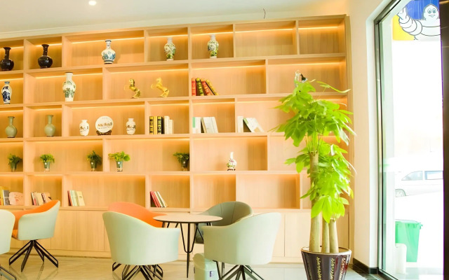 GreenTree Inn Express Shandong Qingdao Chengyang District Aodong Road