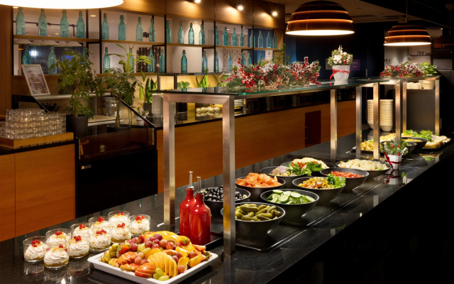 Park Inn by Radisson Central Tallinn Hotel - Image 3