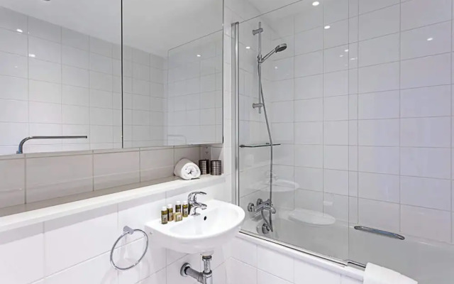 City-Close 1-Bed Apartment near Tower Hill
