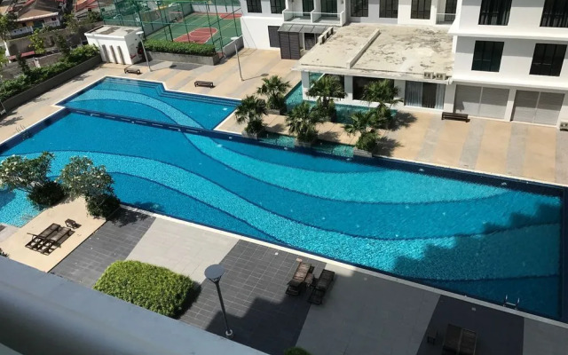 JB Staycation next to Paradigm Mall JB