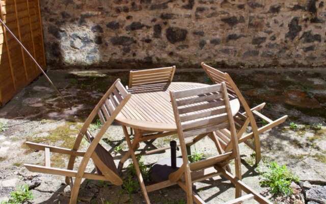 1 Bedroom Apartment In Royal Mile