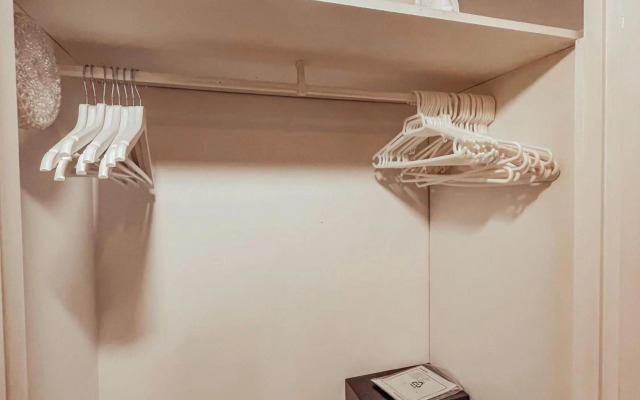 Orland, center of Las Americas LA205