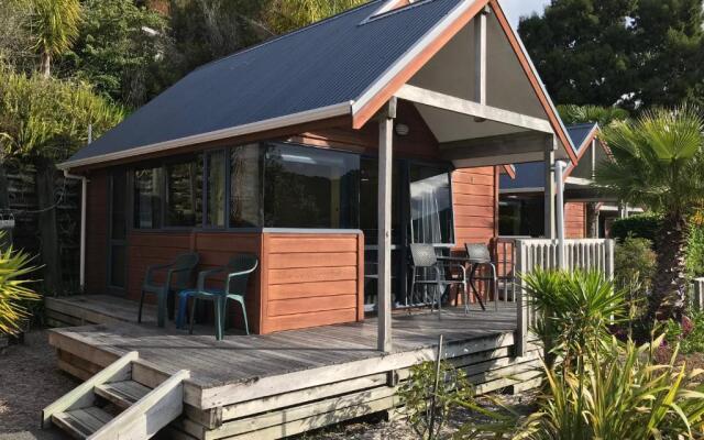 Bay Cabinz Motel