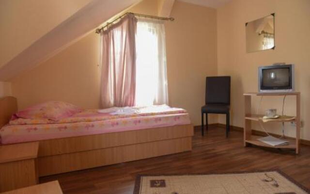 Hostel Roata Cu Noroc