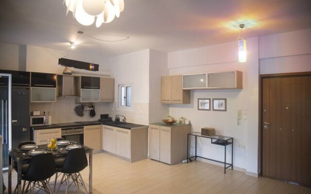 Chic and Central Apartment Park View