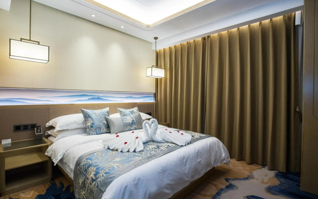 Golden Spring Hotel