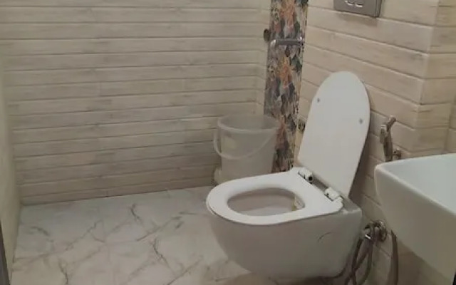 OYO 8497 near Delhi Airport