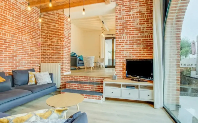 Lush Holiday Home in Vlaanderen With Private Pool
