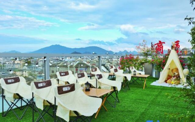 Cozy Home Rooftop Scenic Hotel (Guilin Two Rivers And Four Lakes Elephant Trunk Hill)