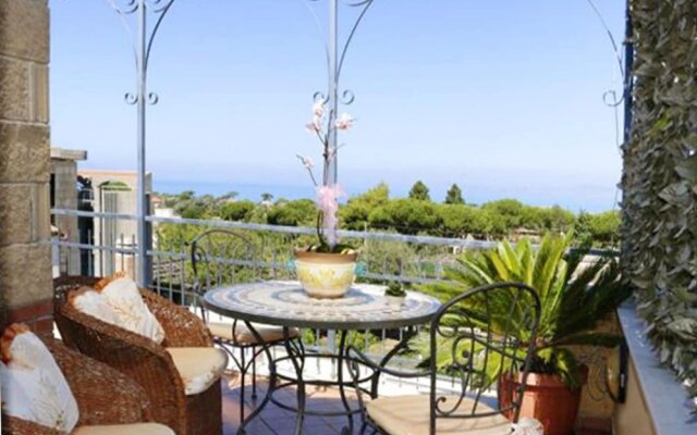 Apartment With 2 Bedrooms in Piano di Sorrento, With Wonderful sea Vie