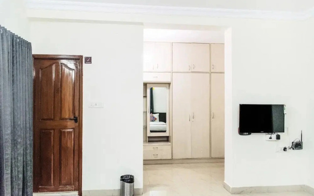 FabExpress Kapsstone Service Apartment