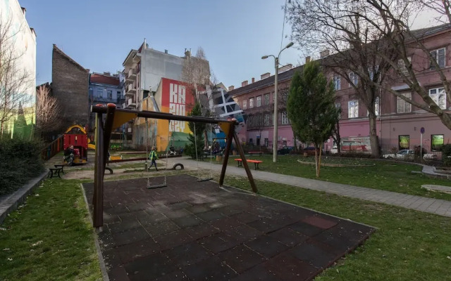 Town Hall Apart-hotel