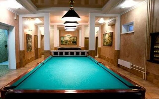 Tri Sosny Hotel