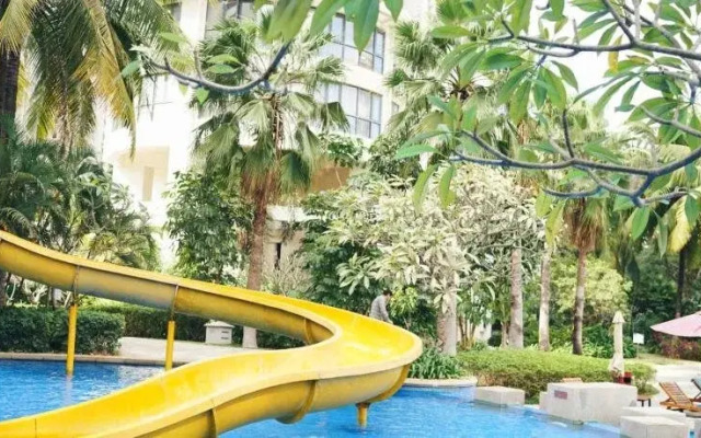 Sanya Bay Yingyuan Linhai Theme Hotel