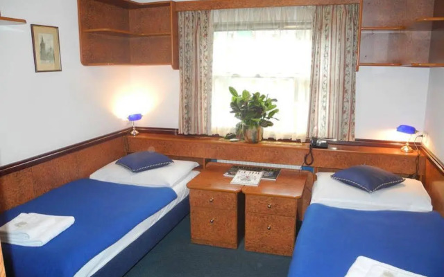 Botel Admiral