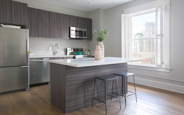 Chic Gaslamp Quarter Suites by Sonder