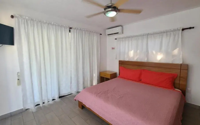 Bachelor s Heaven - Private and Spacious