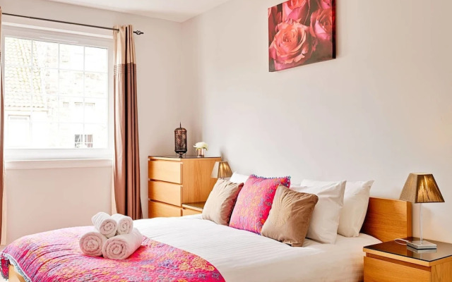 JOIVY Bright Royal Mile Apartment