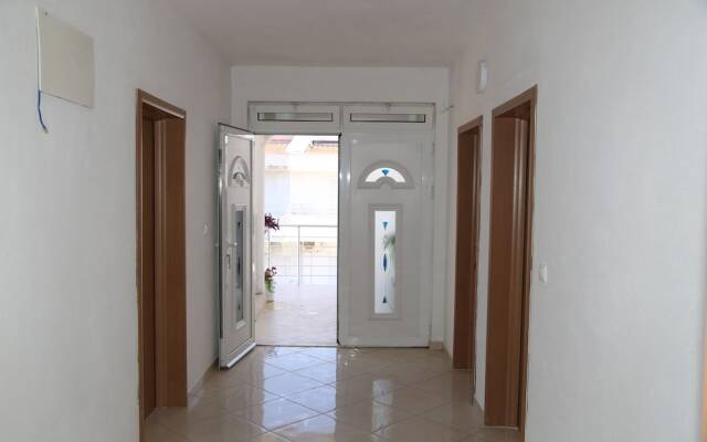 Stunning 1-bed Apartment in Ulcinj