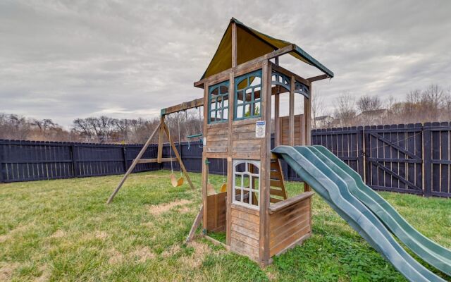 Family-friendly Clarksville Home w/ Fire Pit!