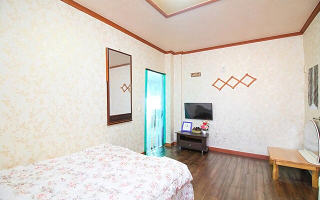 Taean Gat Ford Pension