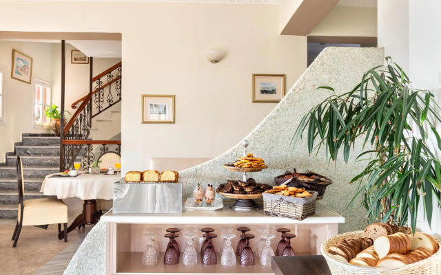 Victoria Hill Hotel