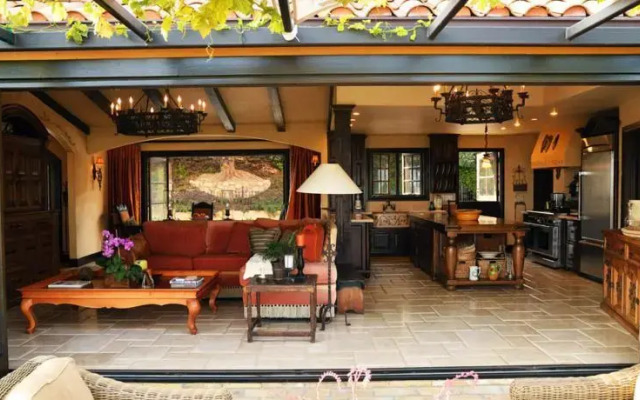 Malibu Tuscany Villa