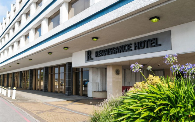 Renaissance London Heathrow Hotel